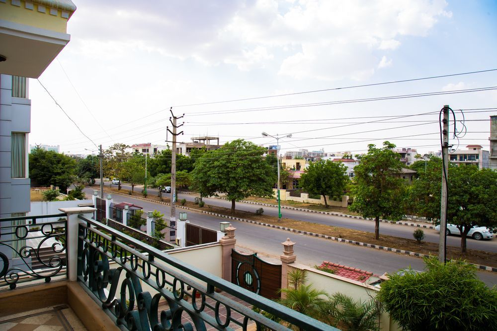 فندق Super Collection O Sakshi غورغاون المظهر الخارجي الصورة